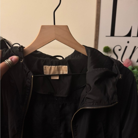 Michael Kors lightweight rain jacket - Picture 6 of 11